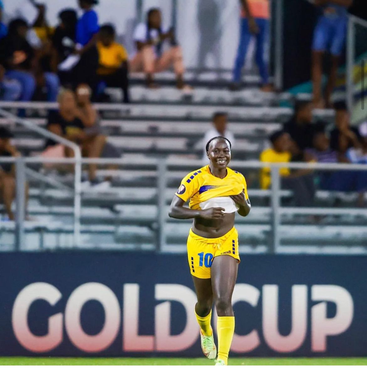 Rianna Cyrus - profile photo